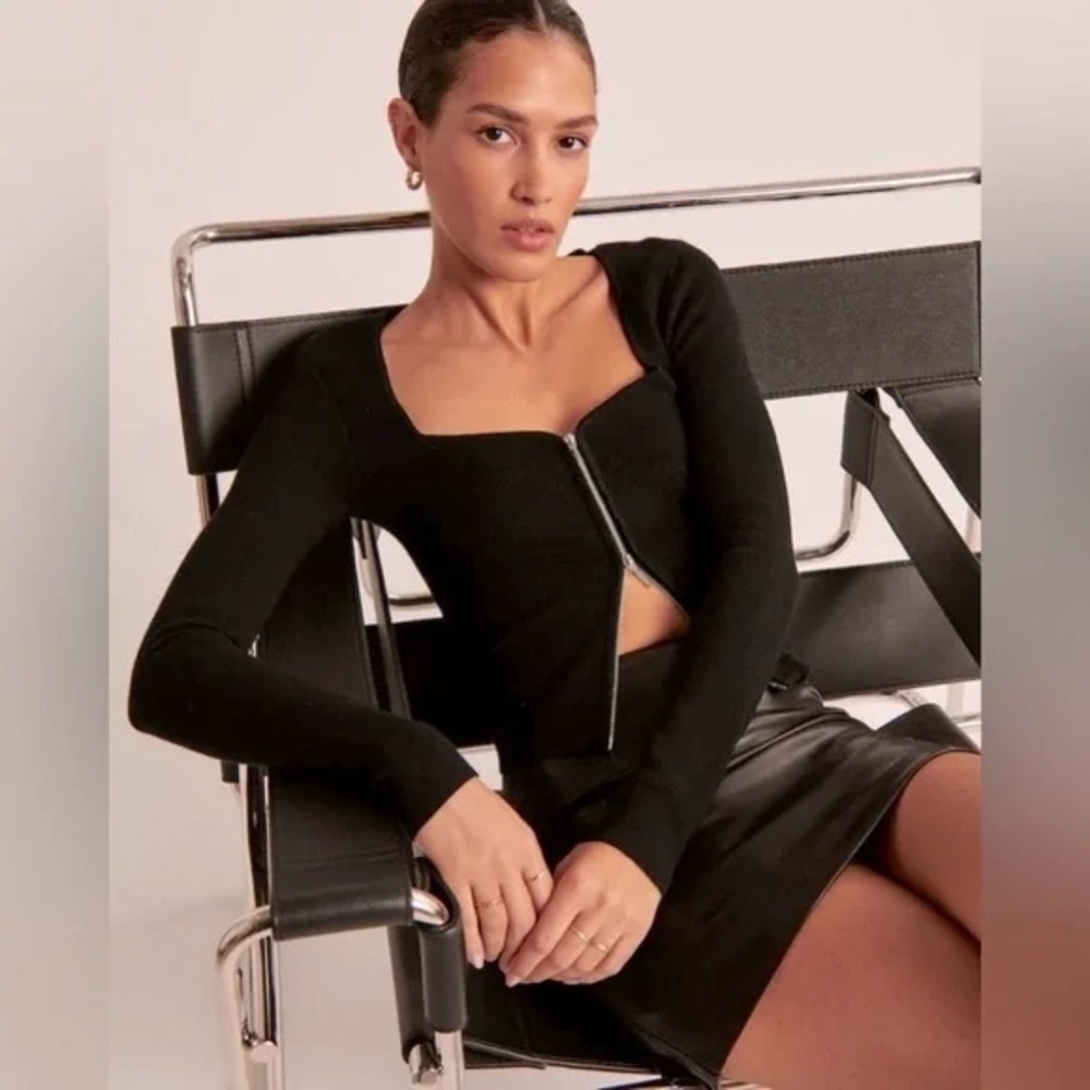 Abercrombie Zip-Up Notch-Neck Slim Top